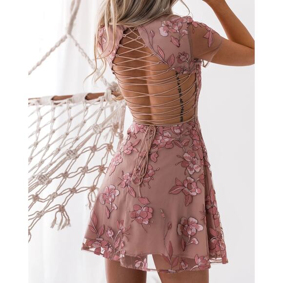 NWT TwoSisters the label SASKIA DRESS EMBROIDERY ROSE size 4 - Picture 3 of 9